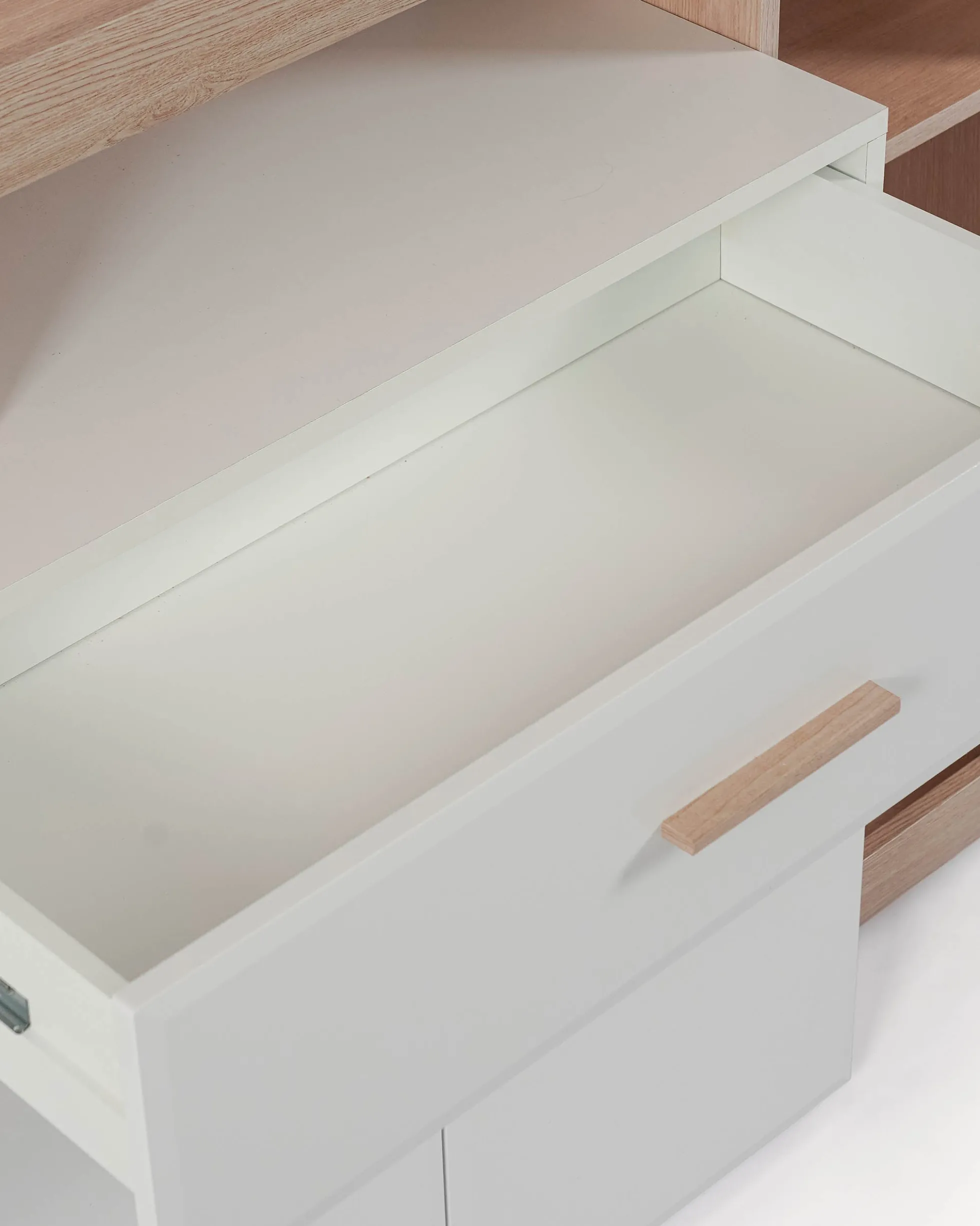 Aparador CARLOW com 4 portas e 2 gavetas