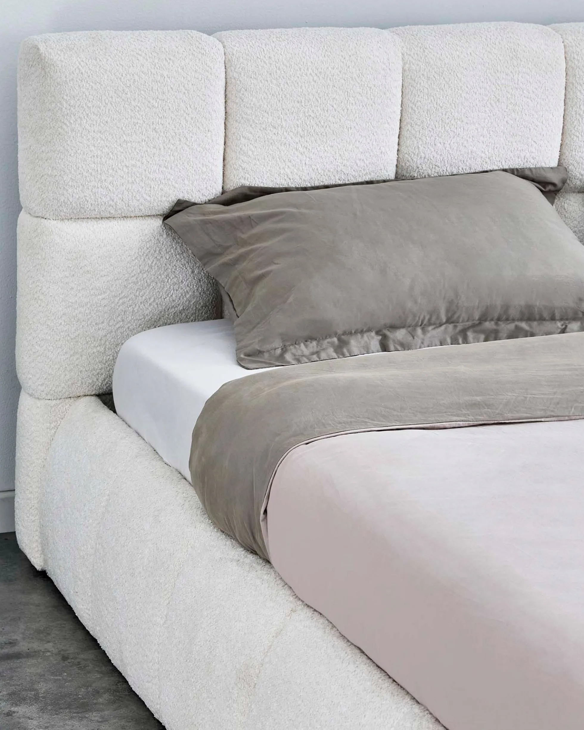 Cama de casal elevatória NEWCASTLE