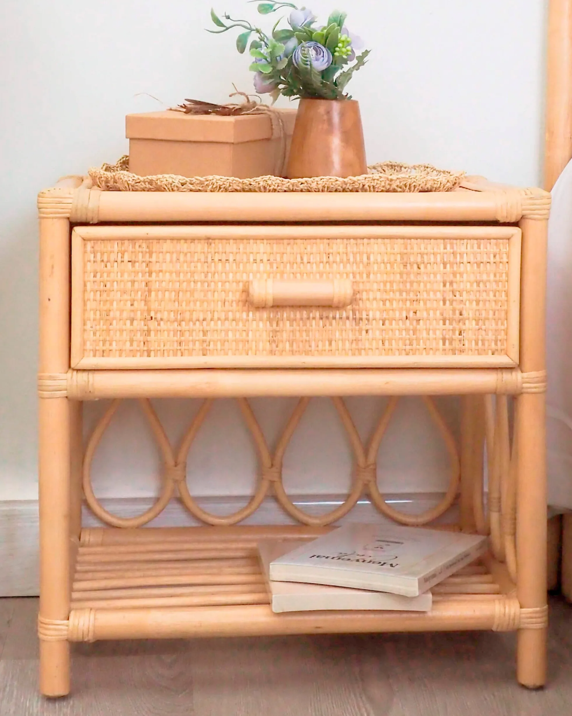Mesa de cabeceira DEWI