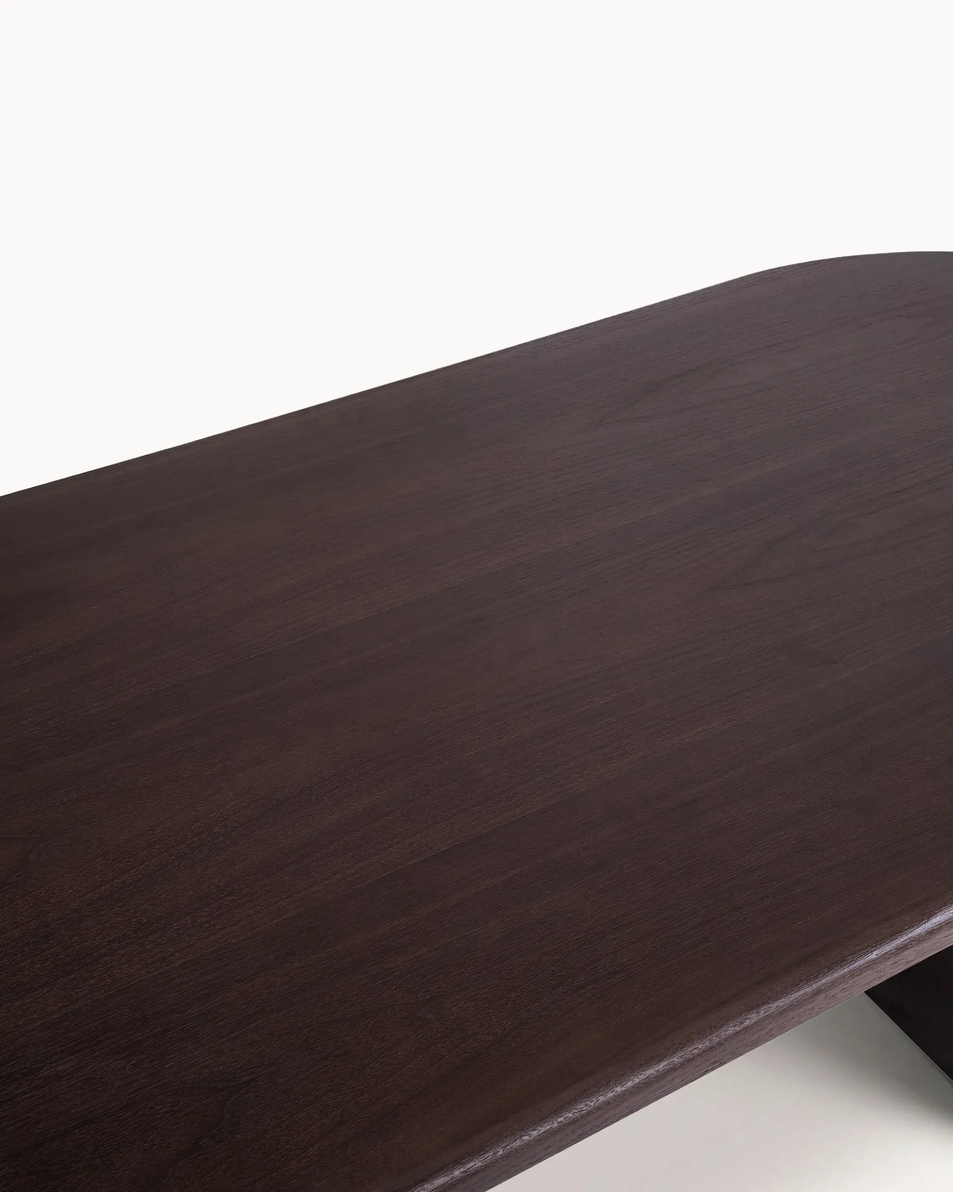 Mesa oval OMEGA